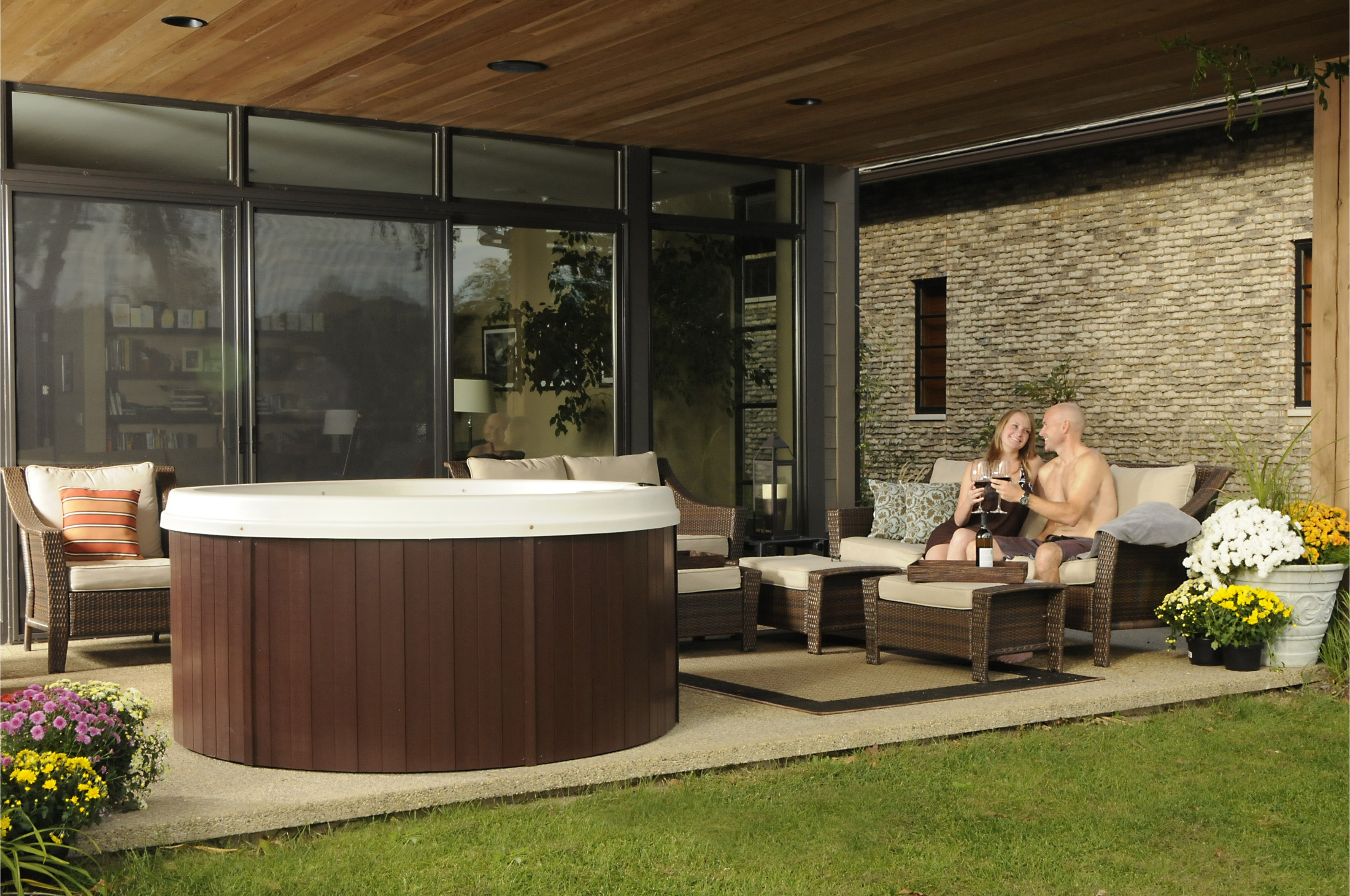 34 Best Hot Tubs Reviews & Consumer Reports 2023